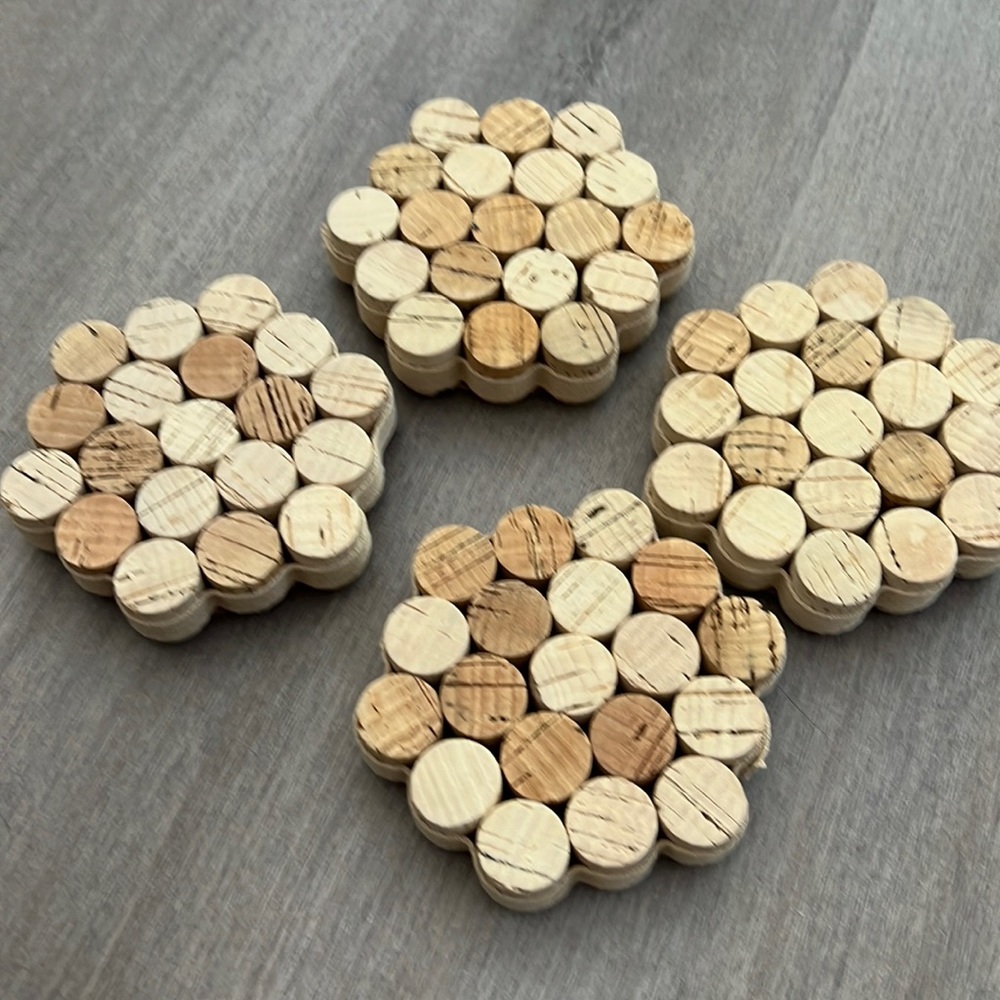 Set of four hand crafter wine cork coasters 🍷🎢